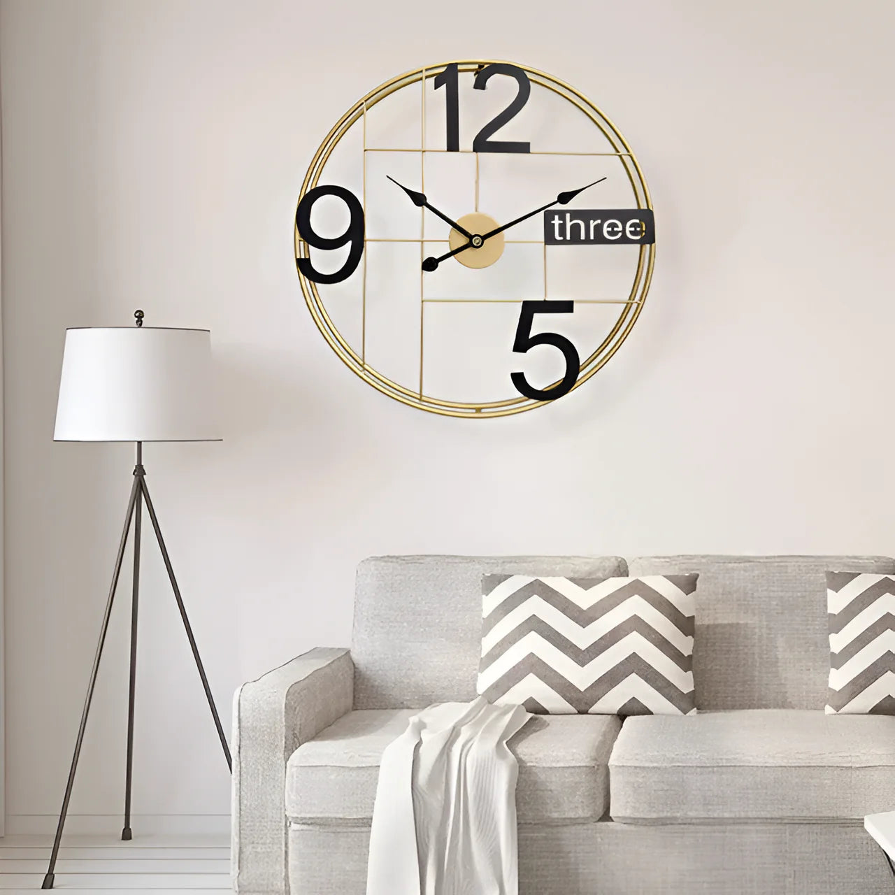 TRENDY GRACIOUS METALLIC WALL CLOCK