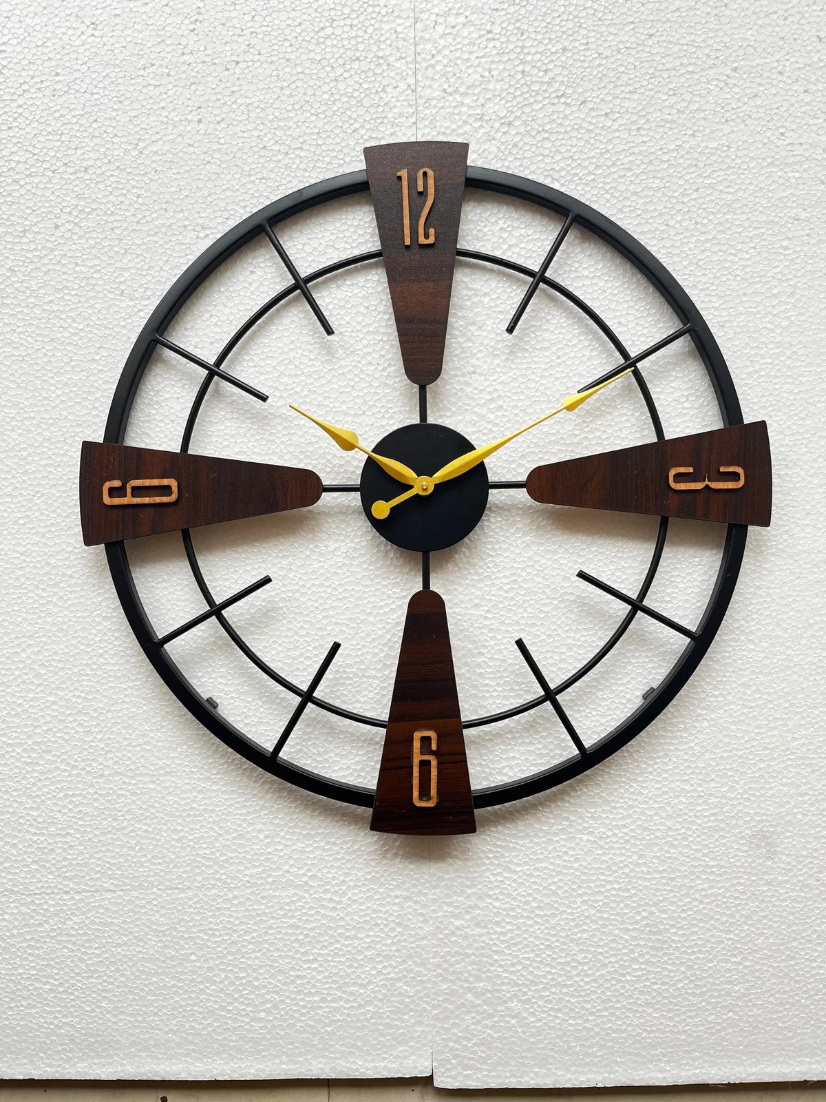 Metal Wall Clock, Fancy Designer Stylish Wall Clock